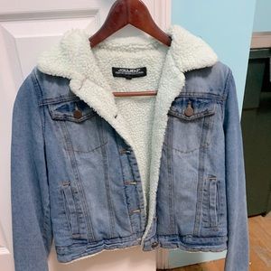 Jean jacket with fake fur
